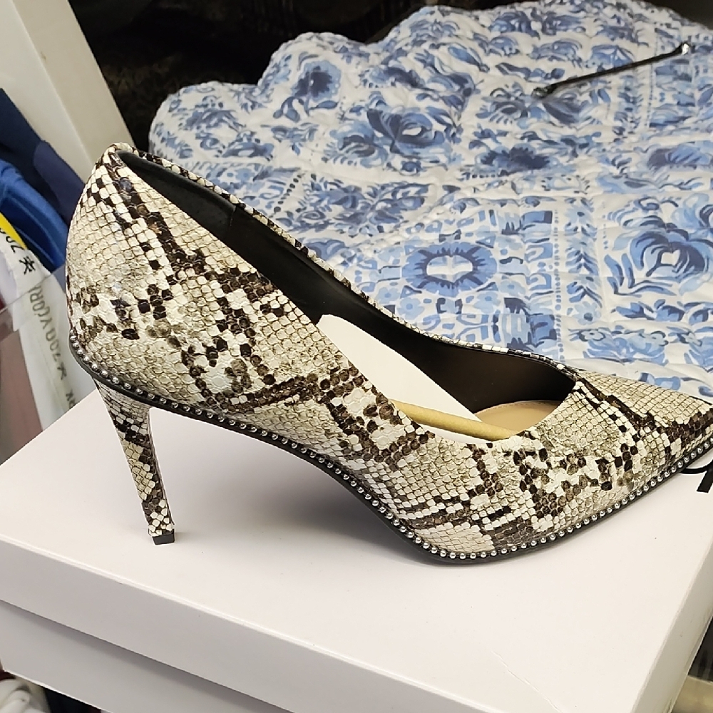 Bar III Cream and Brown Heels with Stiletto Design